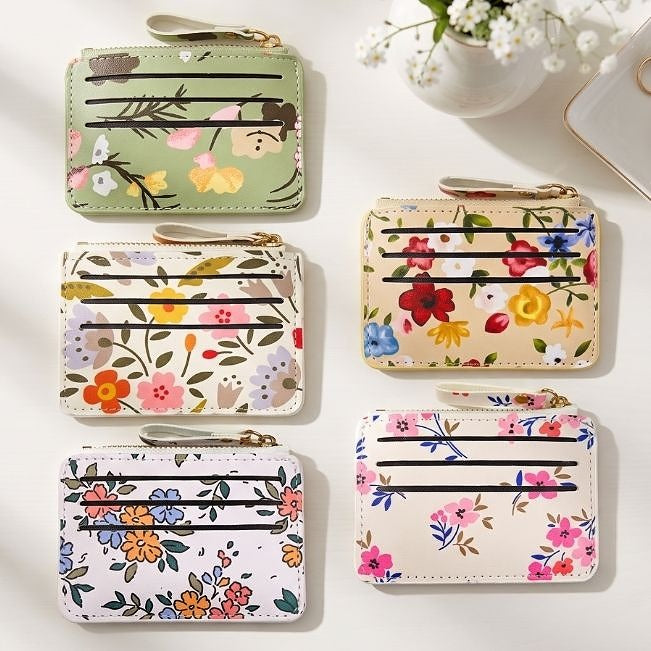 Cardholder: Floral Zipper Closure