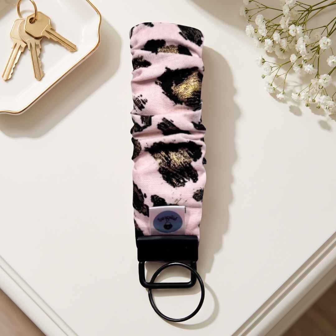 Wristlet-Scrunchie: Pink Leopard