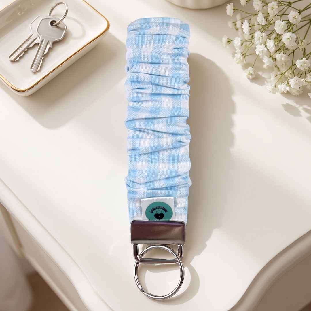Wristlet-Scrunchie: Blue Gingham