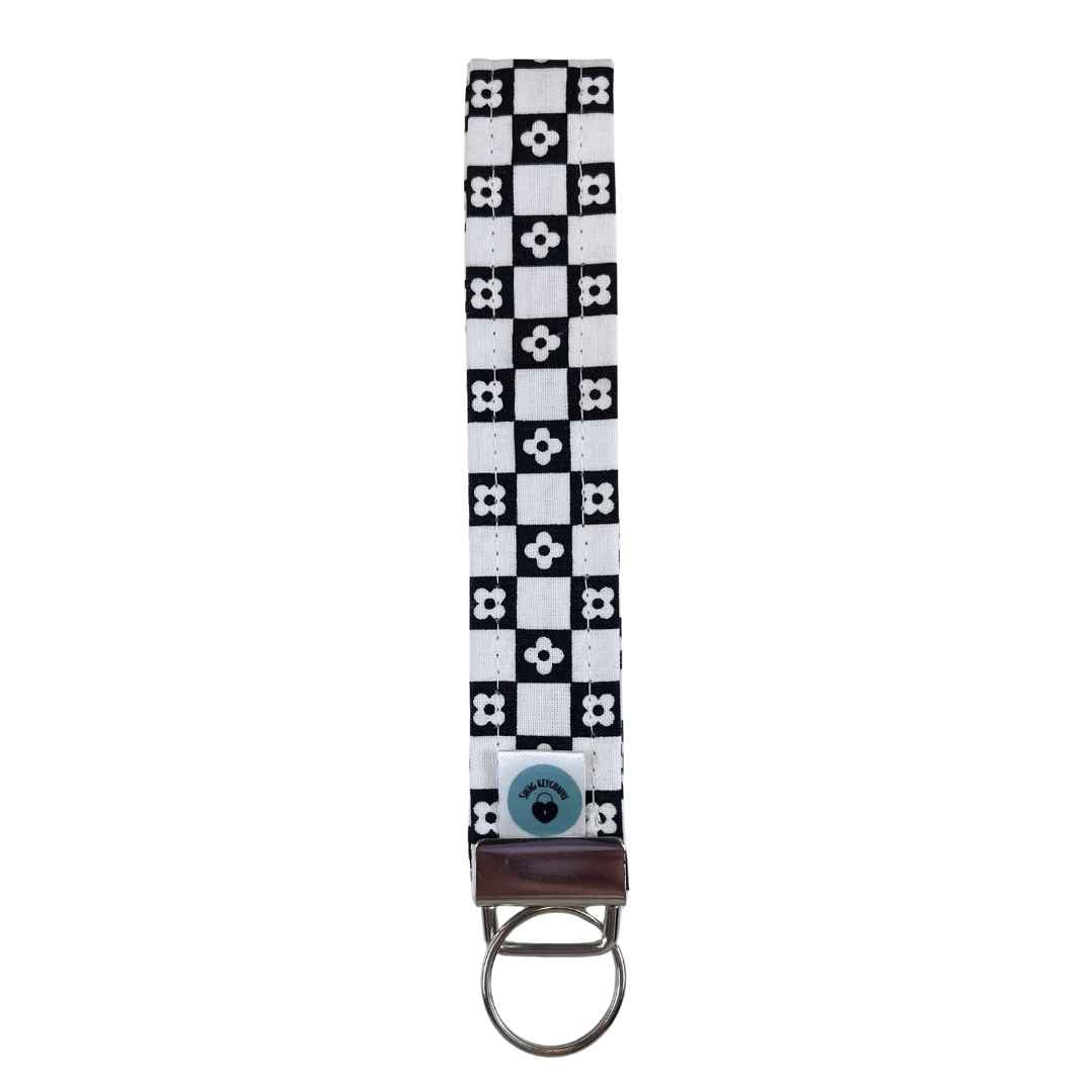 Wristlet-Strap: Gingham in Black