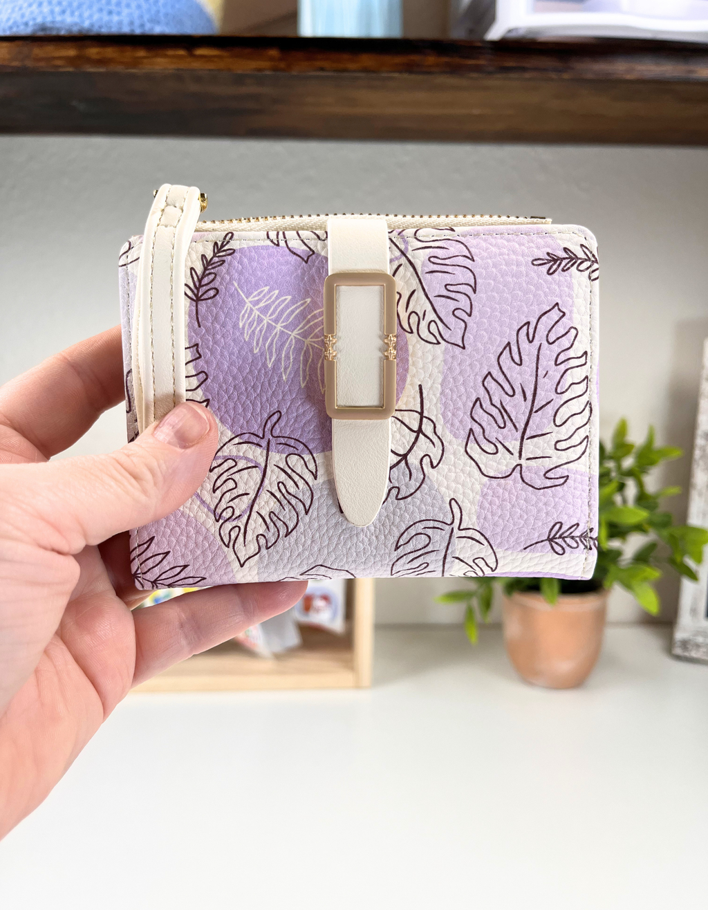 Wallet: The Essential: Leafy