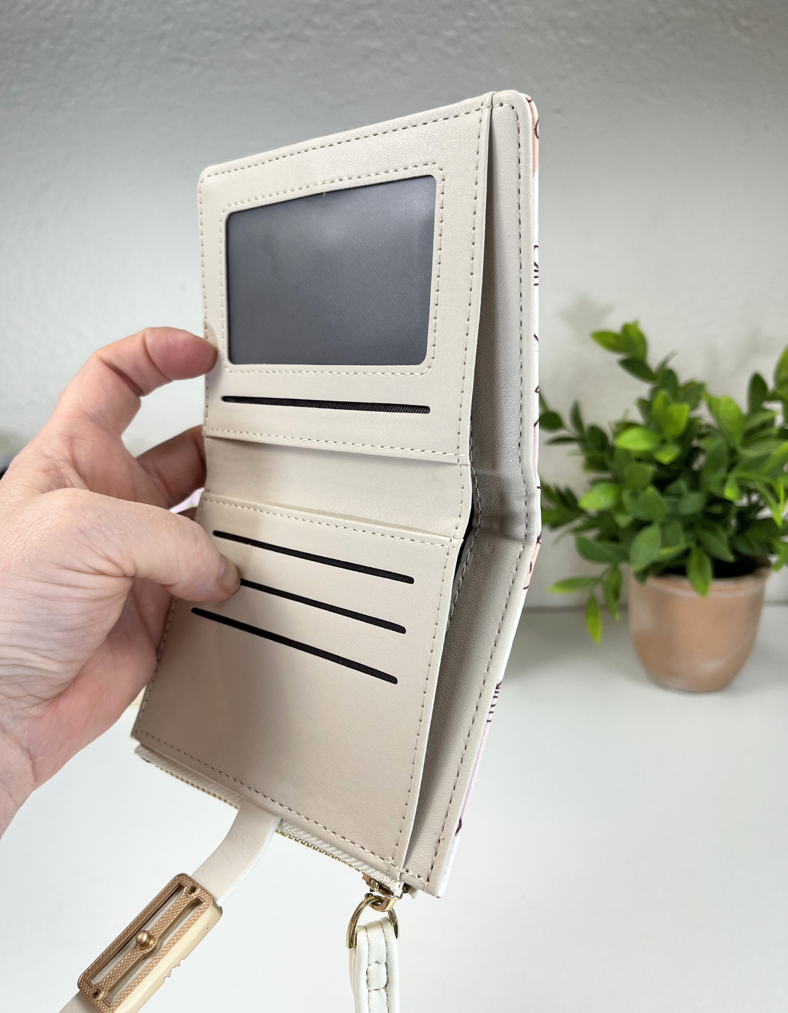 Wallet: The Essential: Leafy