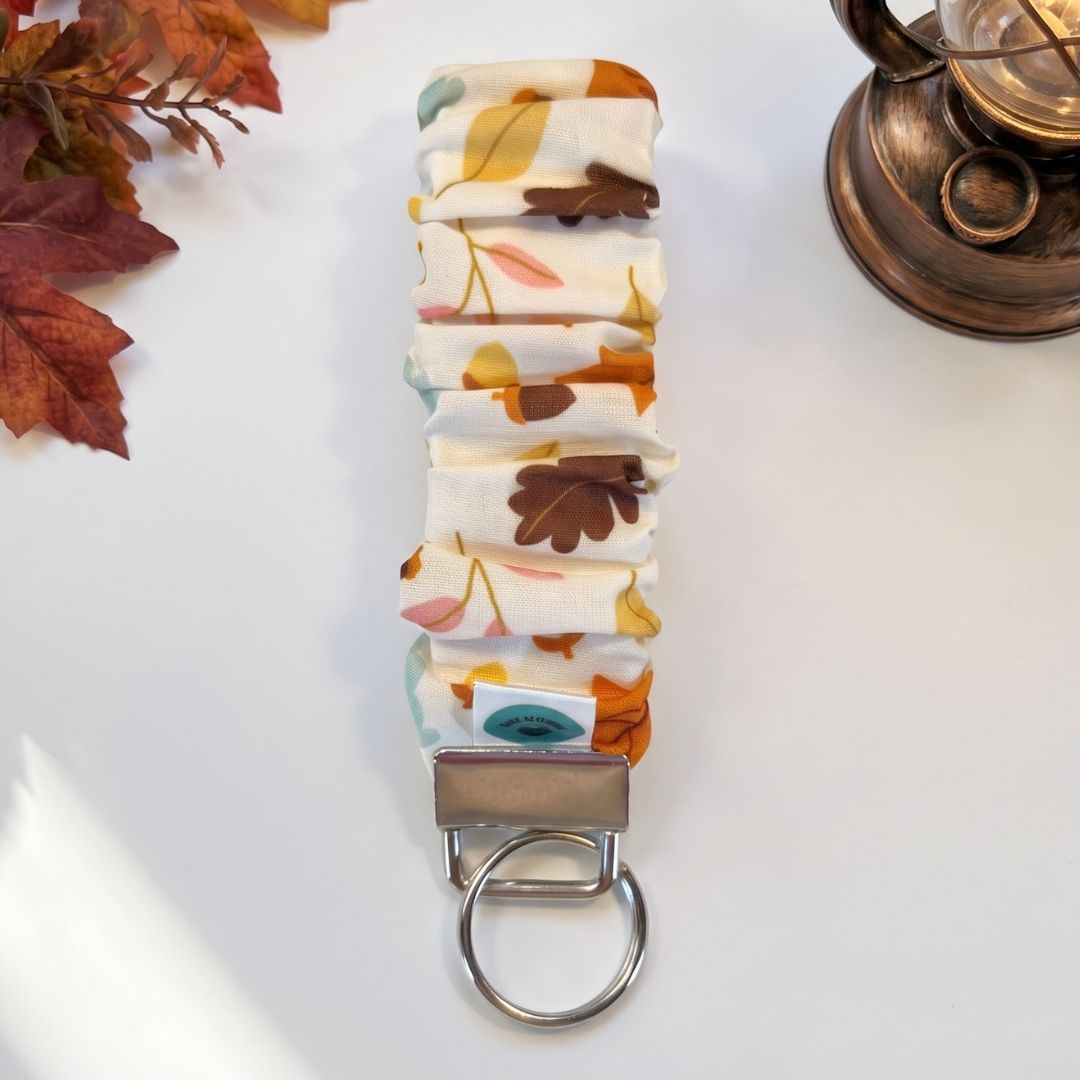 Wristlet-Scrunchie: Falling Leaves