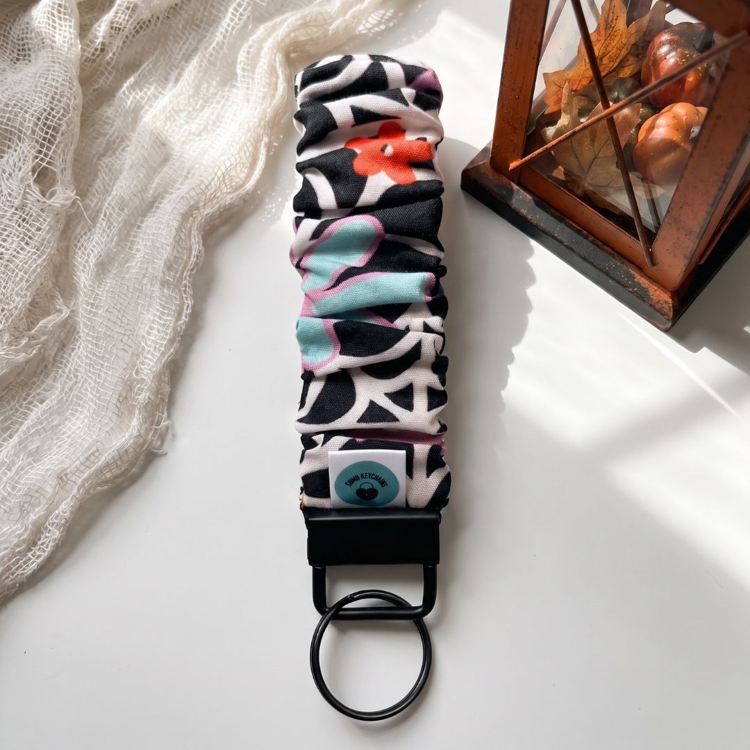 Wristlet-Scrunchie: Spider Web